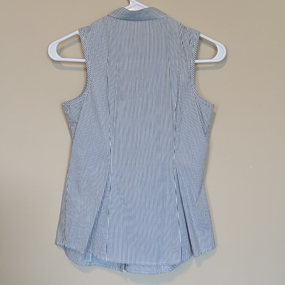 The Limited Ruffle Top - Picture 3 of 4